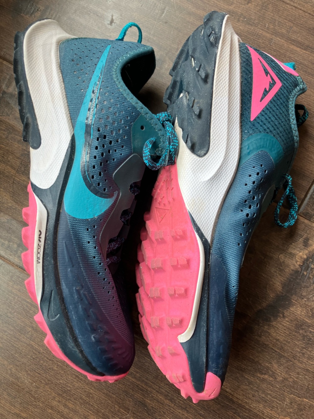 Nike Women's Air Zoom Terra Kiger 7 Trail Running Shoe Teal/Pink - Picture 4 of 9